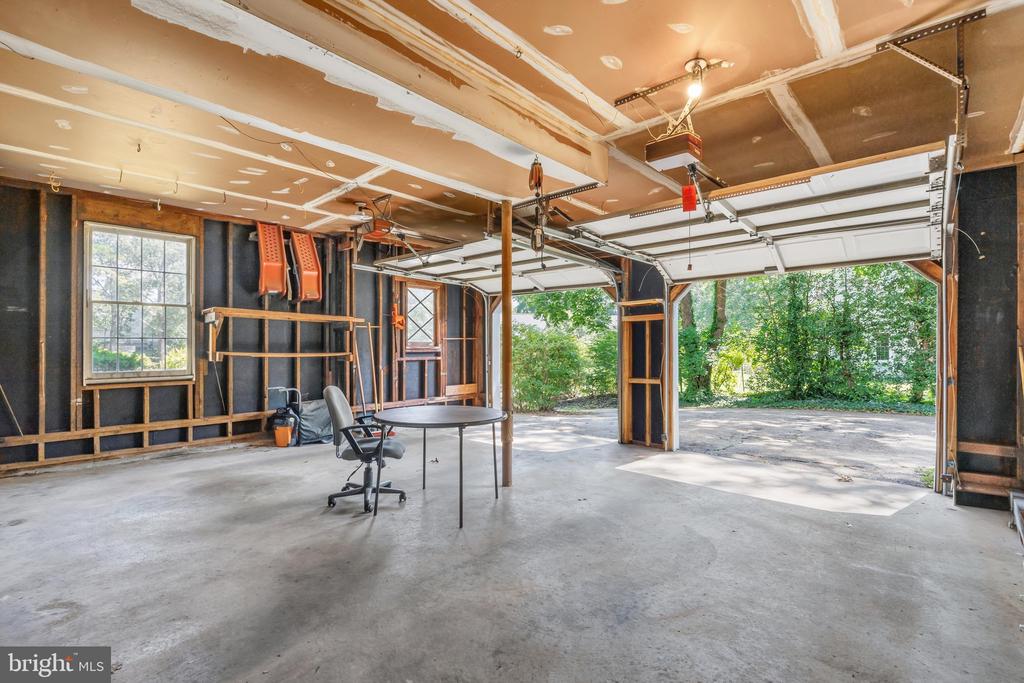283 OAK COURT