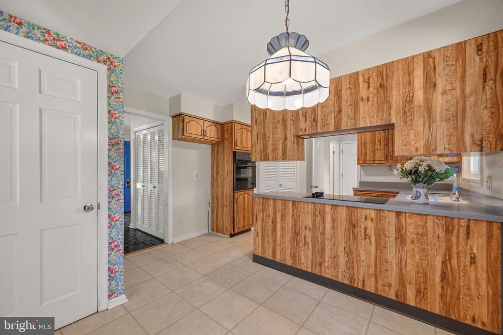 283 OAK COURT