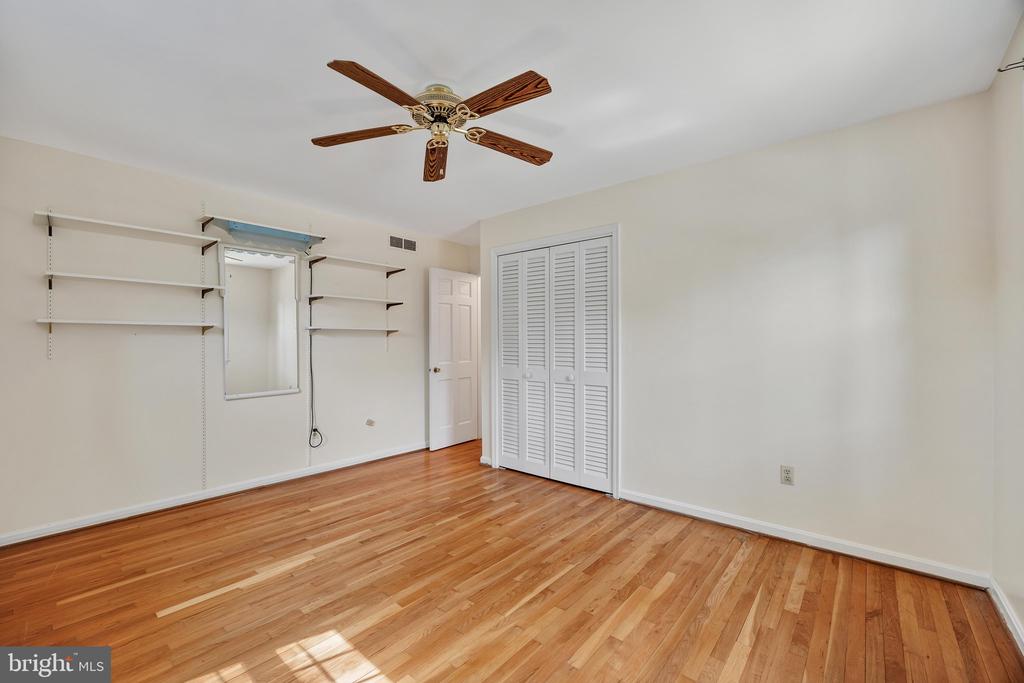 283 OAK COURT