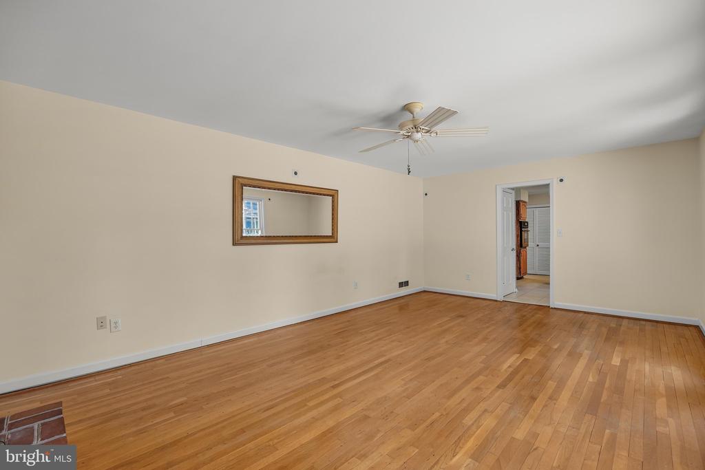 283 OAK COURT