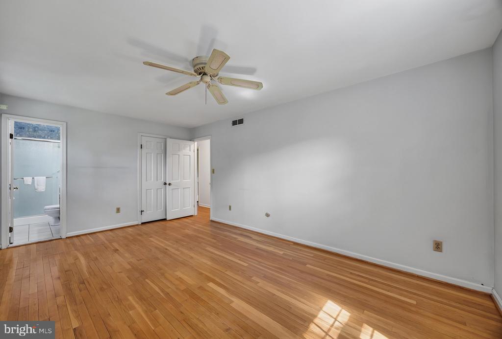 283 OAK COURT