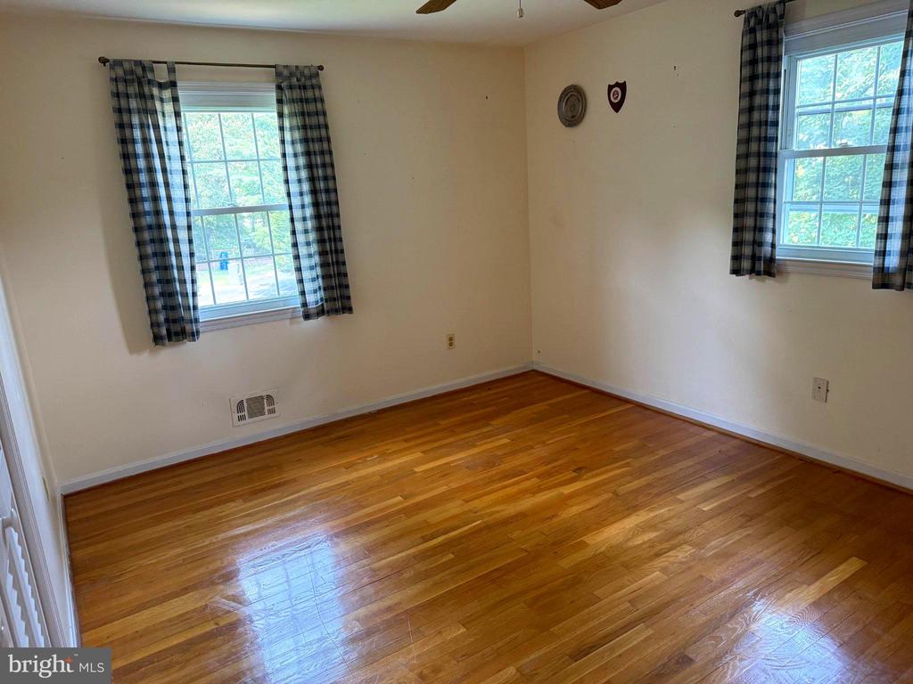283 OAK COURT