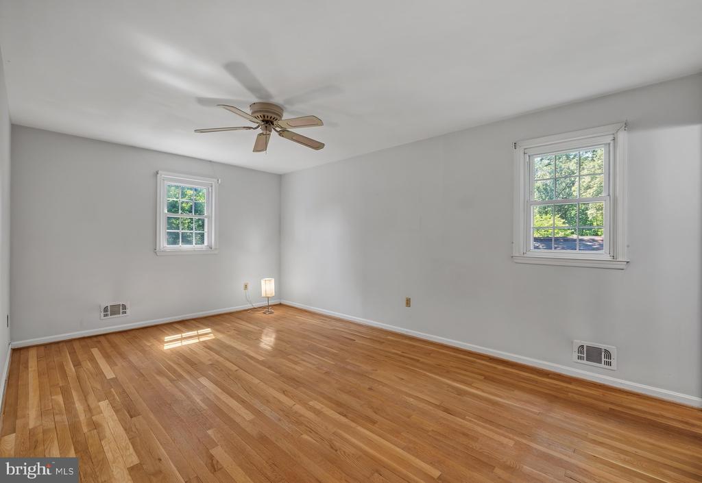283 OAK COURT