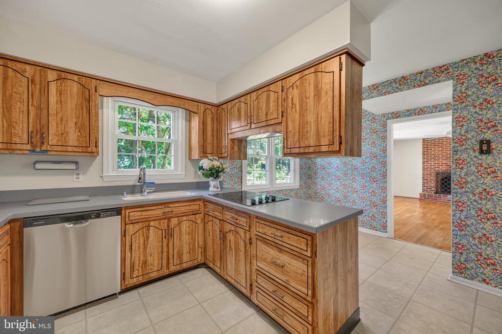 283 OAK COURT