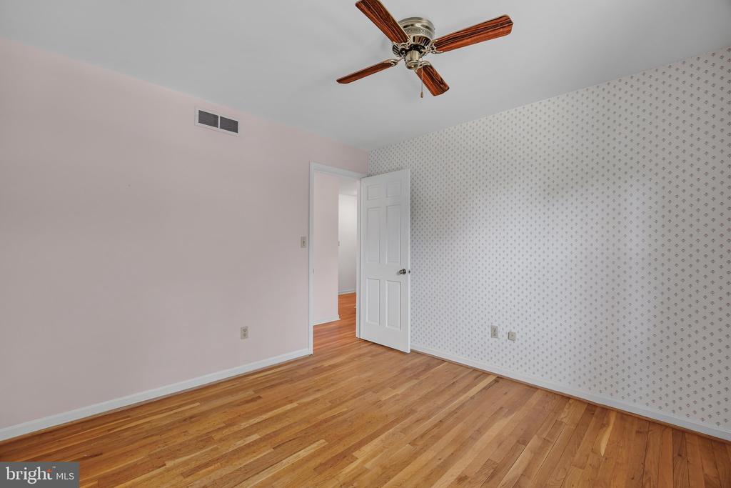 283 OAK COURT