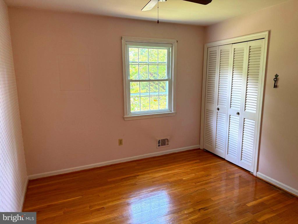 283 OAK COURT