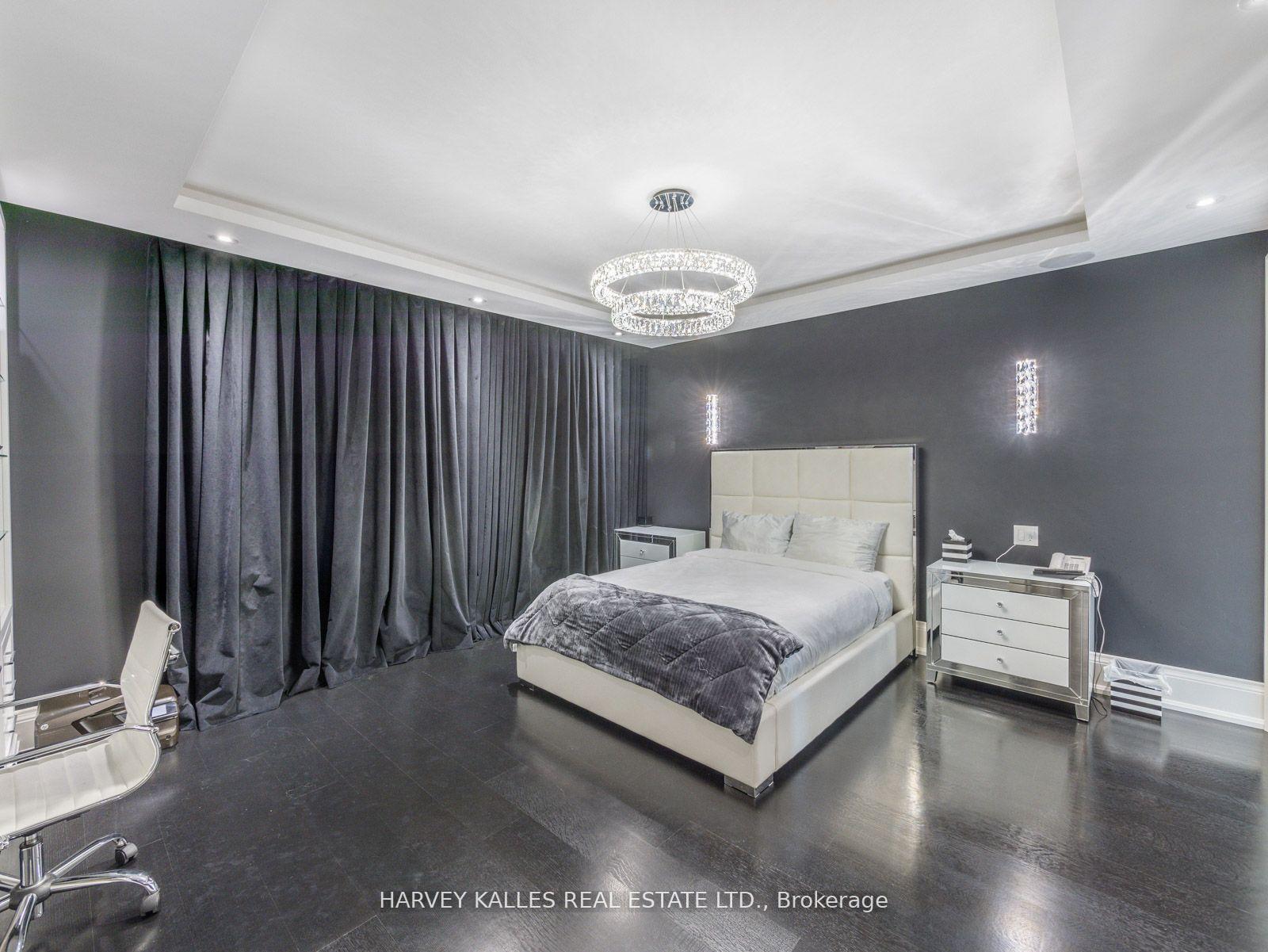 327 Cortleigh Boulevard, Toronto