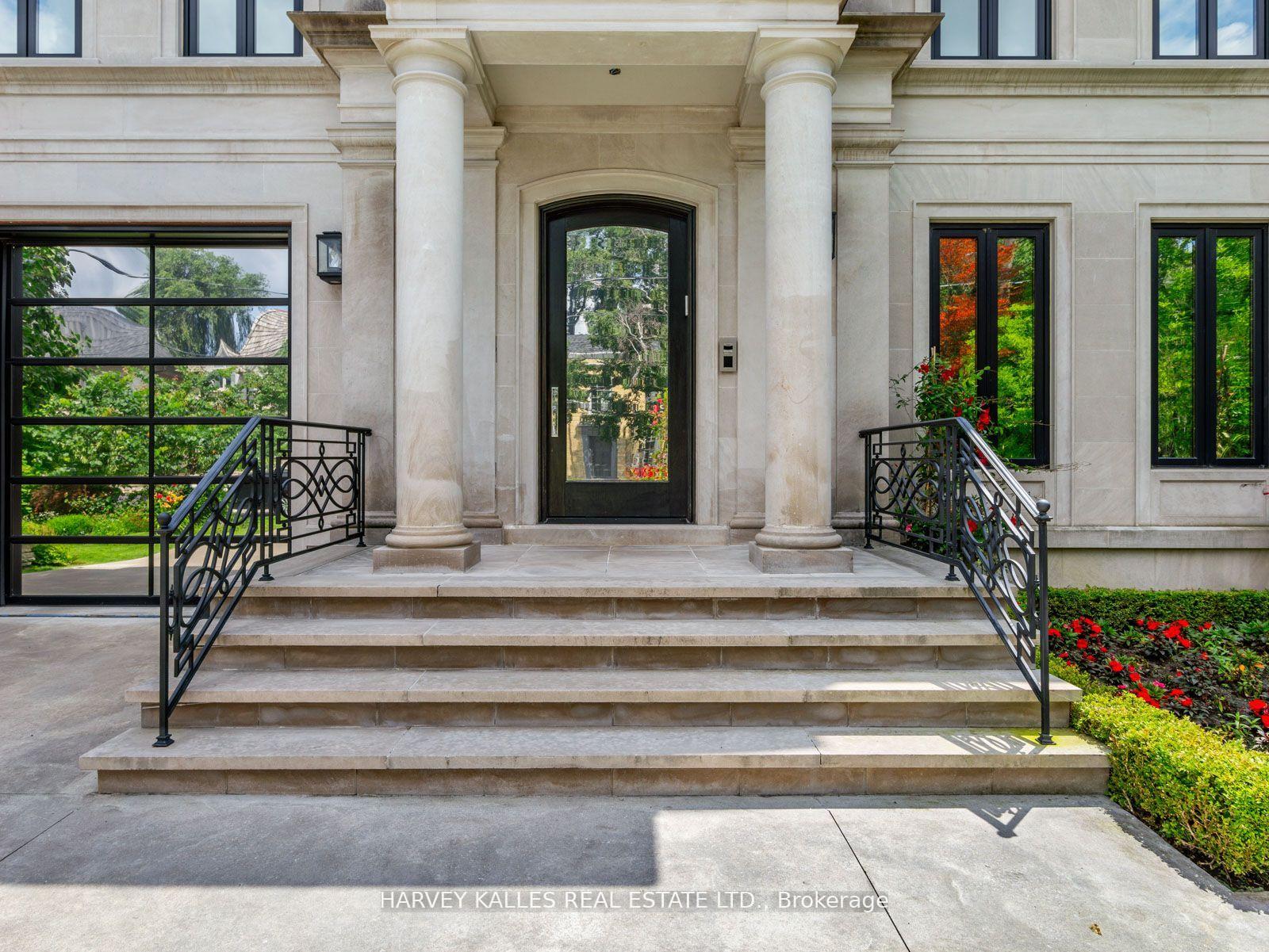 327 Cortleigh Boulevard, Toronto