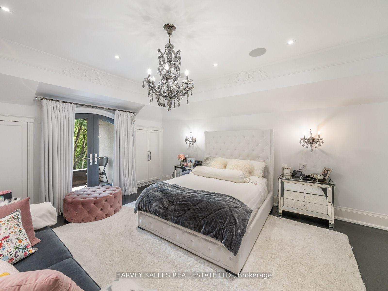 327 Cortleigh Boulevard, Toronto