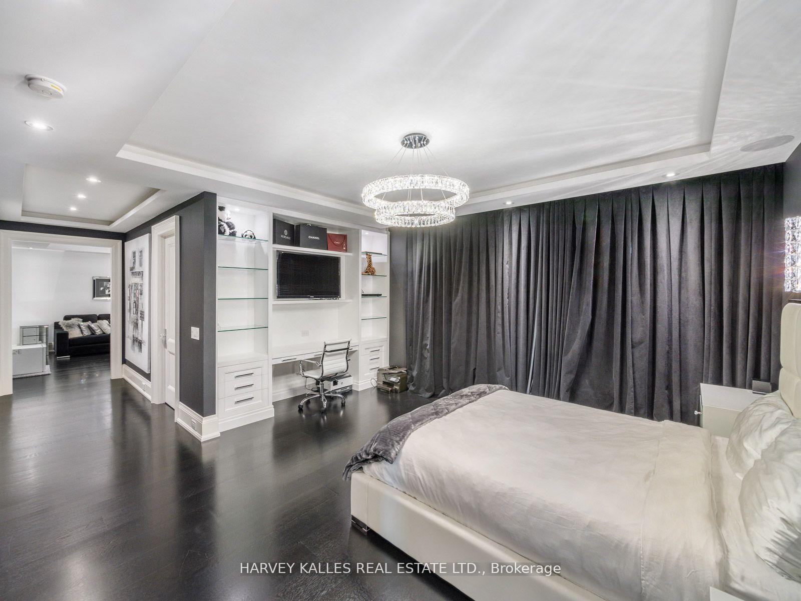 327 Cortleigh Boulevard, Toronto