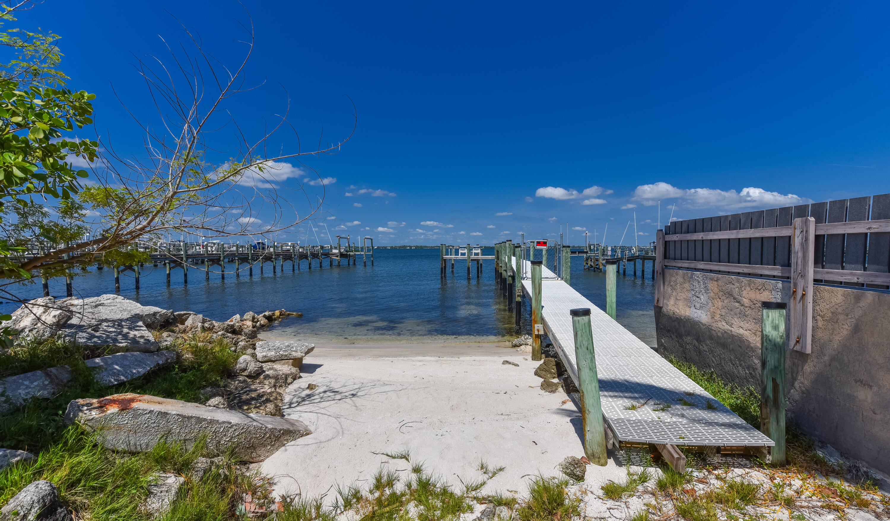 5157 NE Shore Village Terrace