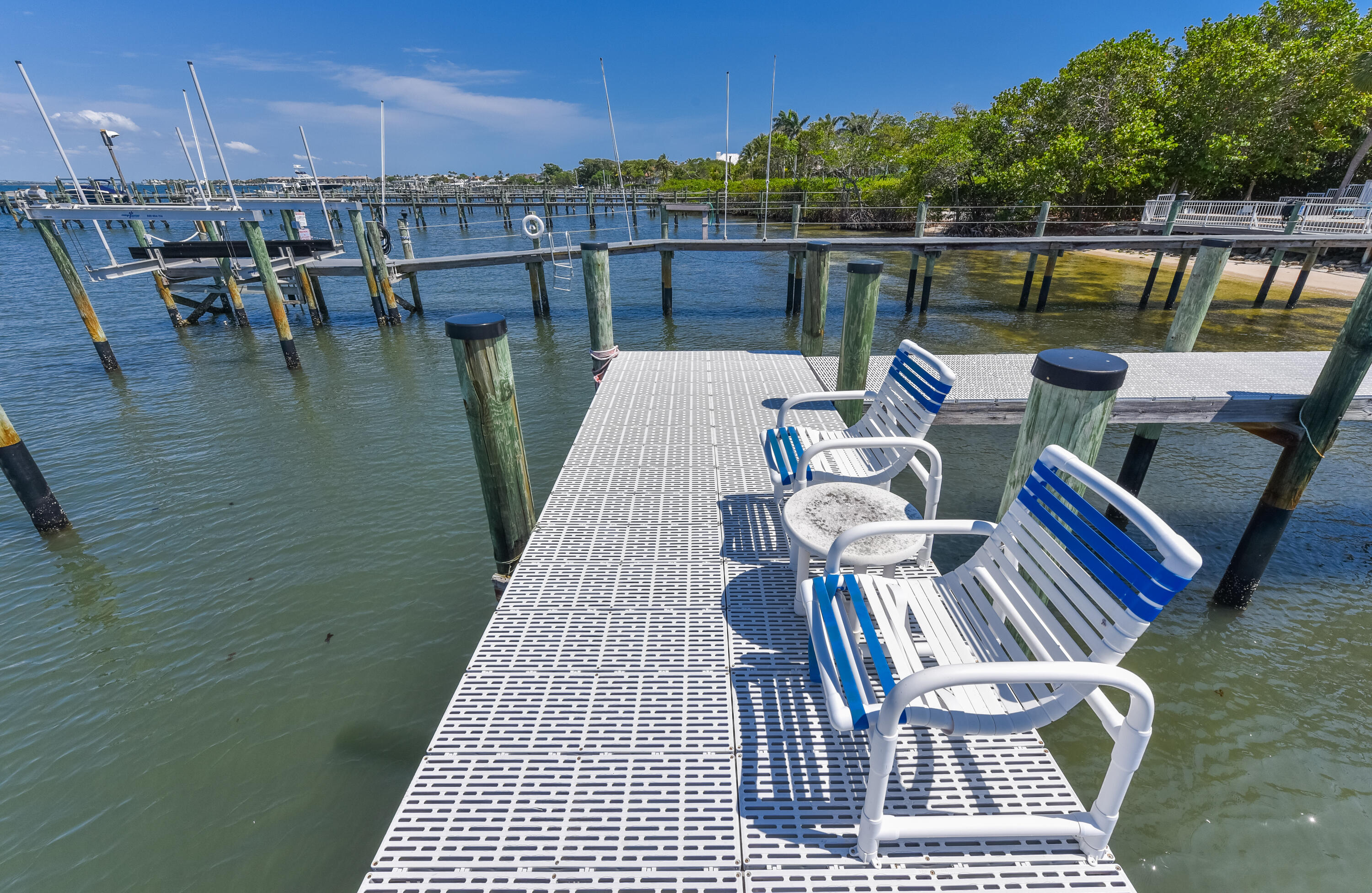 5157 NE Shore Village Terrace
