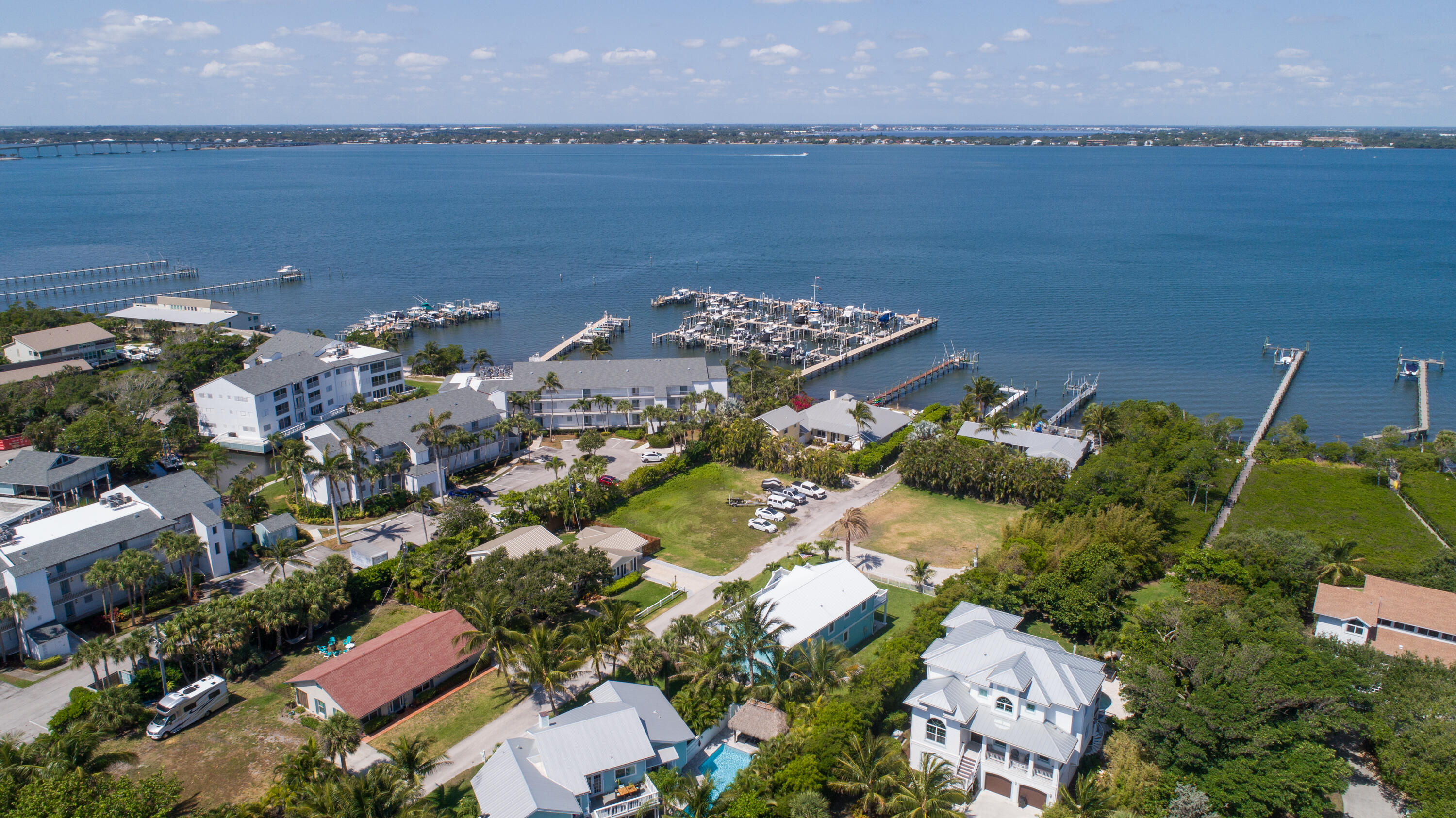 5157 NE Shore Village Terrace