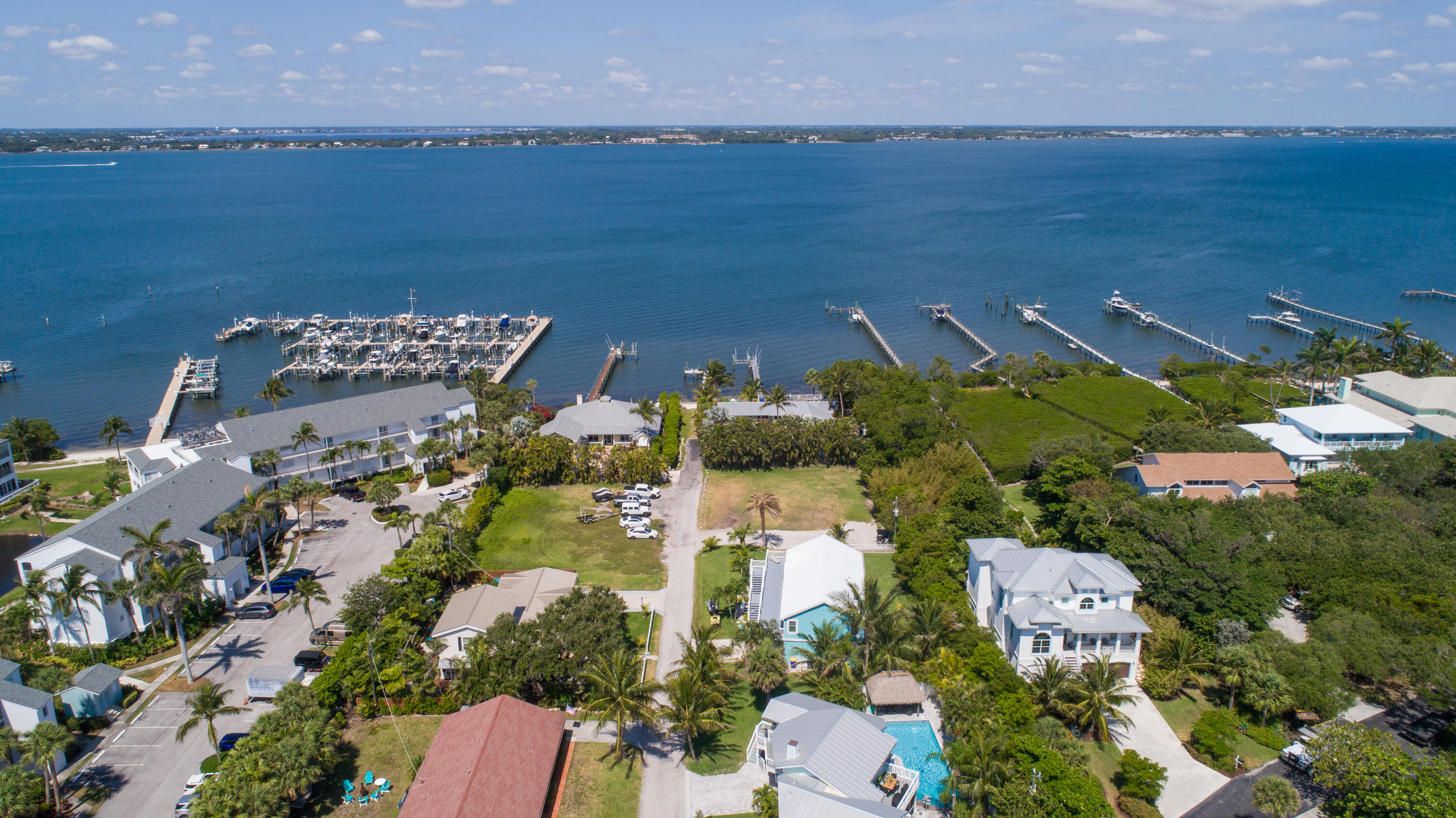 5157 NE Shore Village Terrace