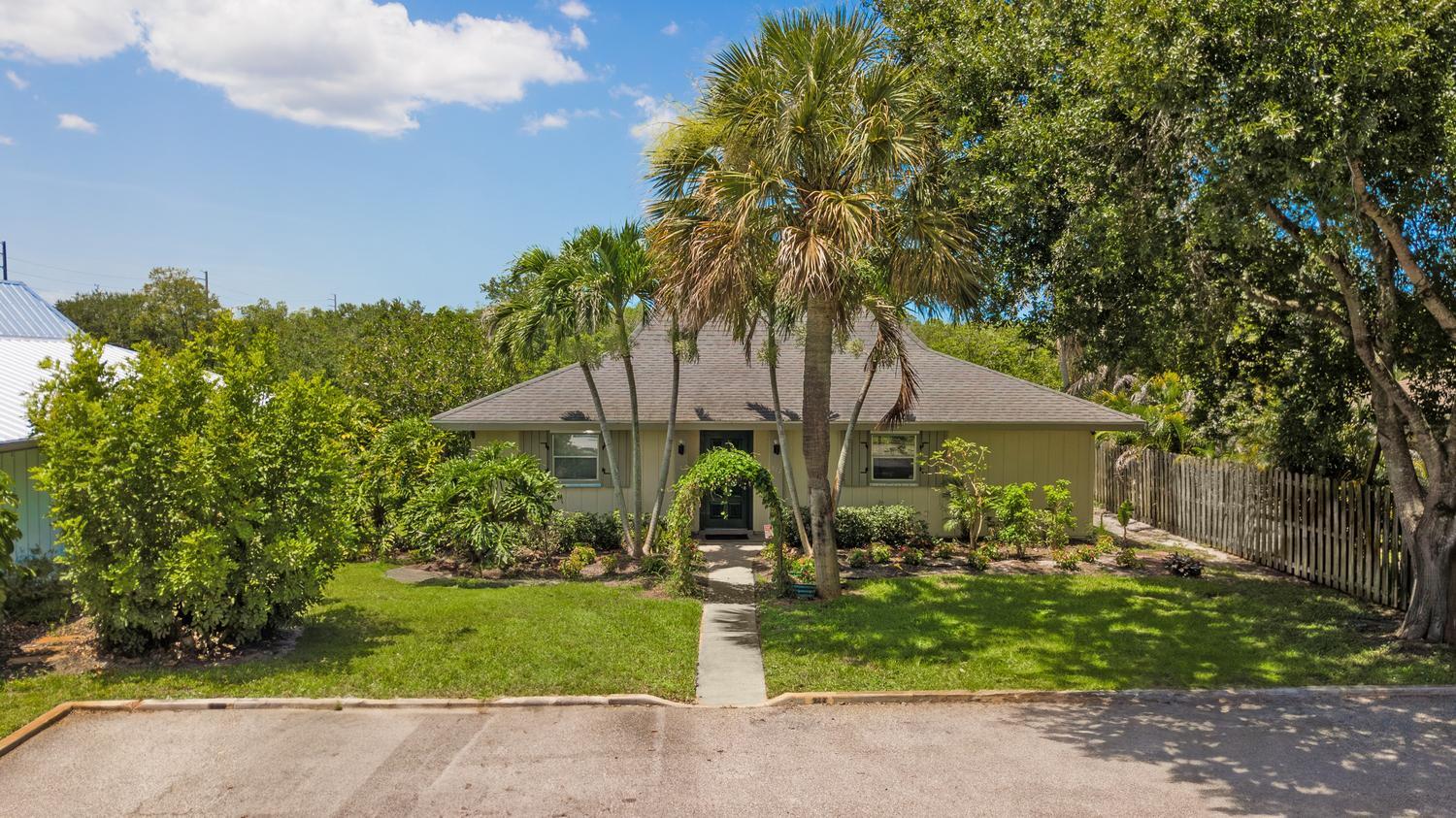 322 SW INDIAN GROVES Drive