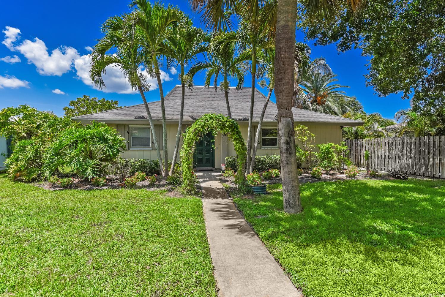 322 SW INDIAN GROVES Drive