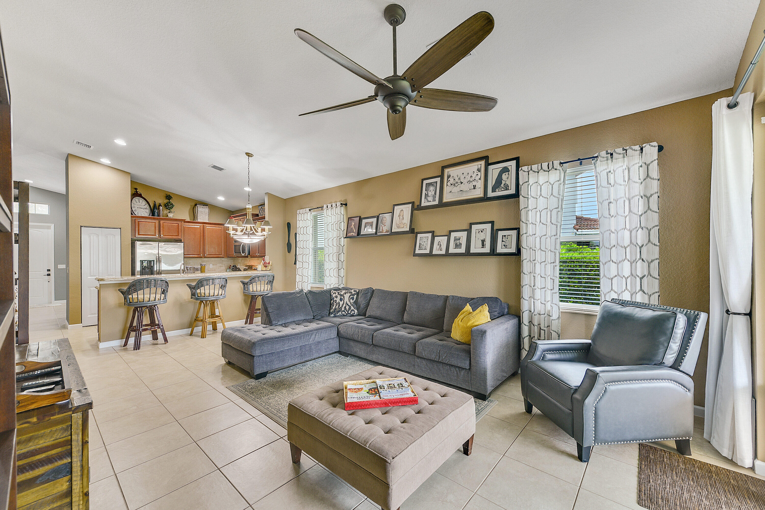 2645 SW Gallery Circle