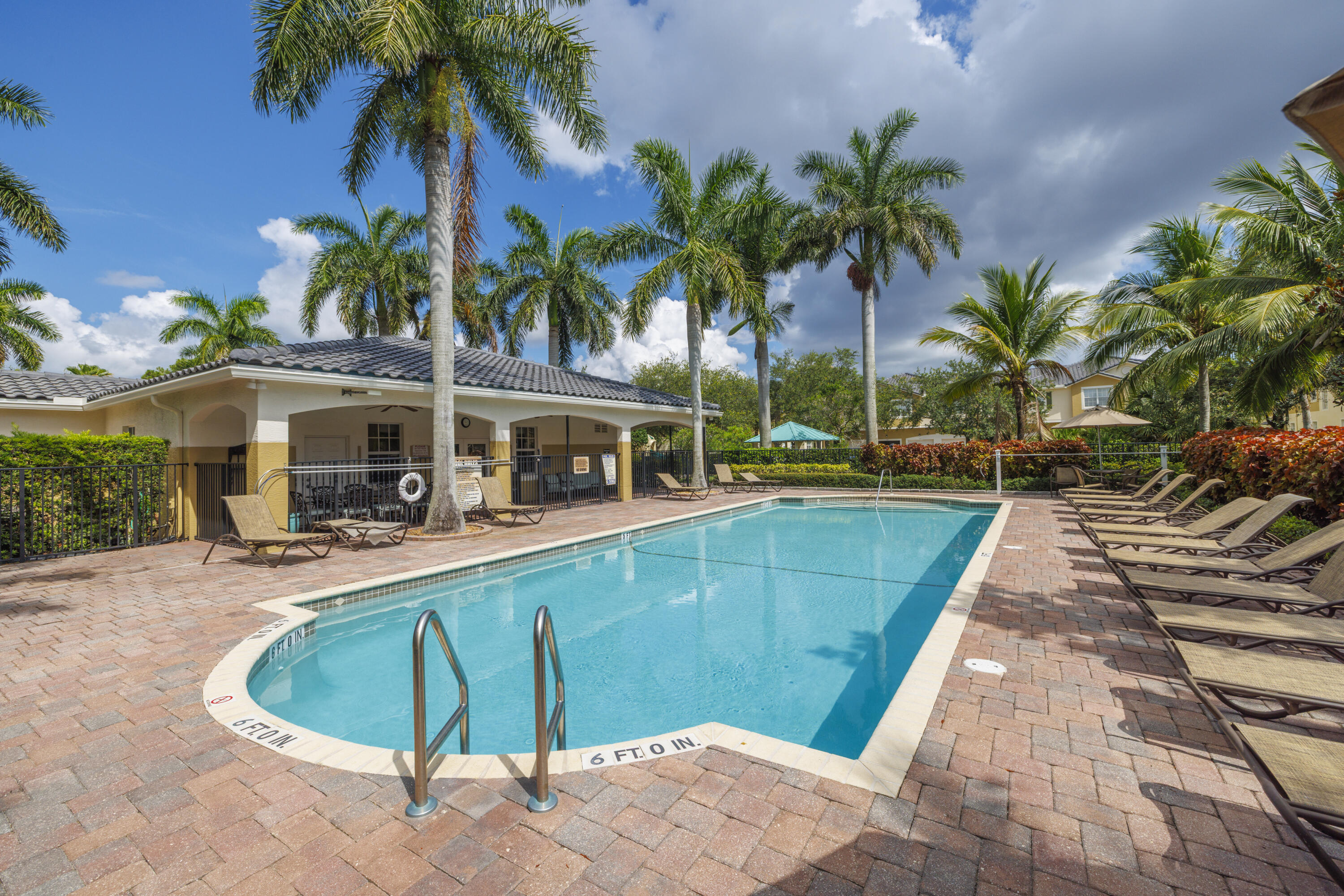 3151 Lexington Lakes Drive SE 202