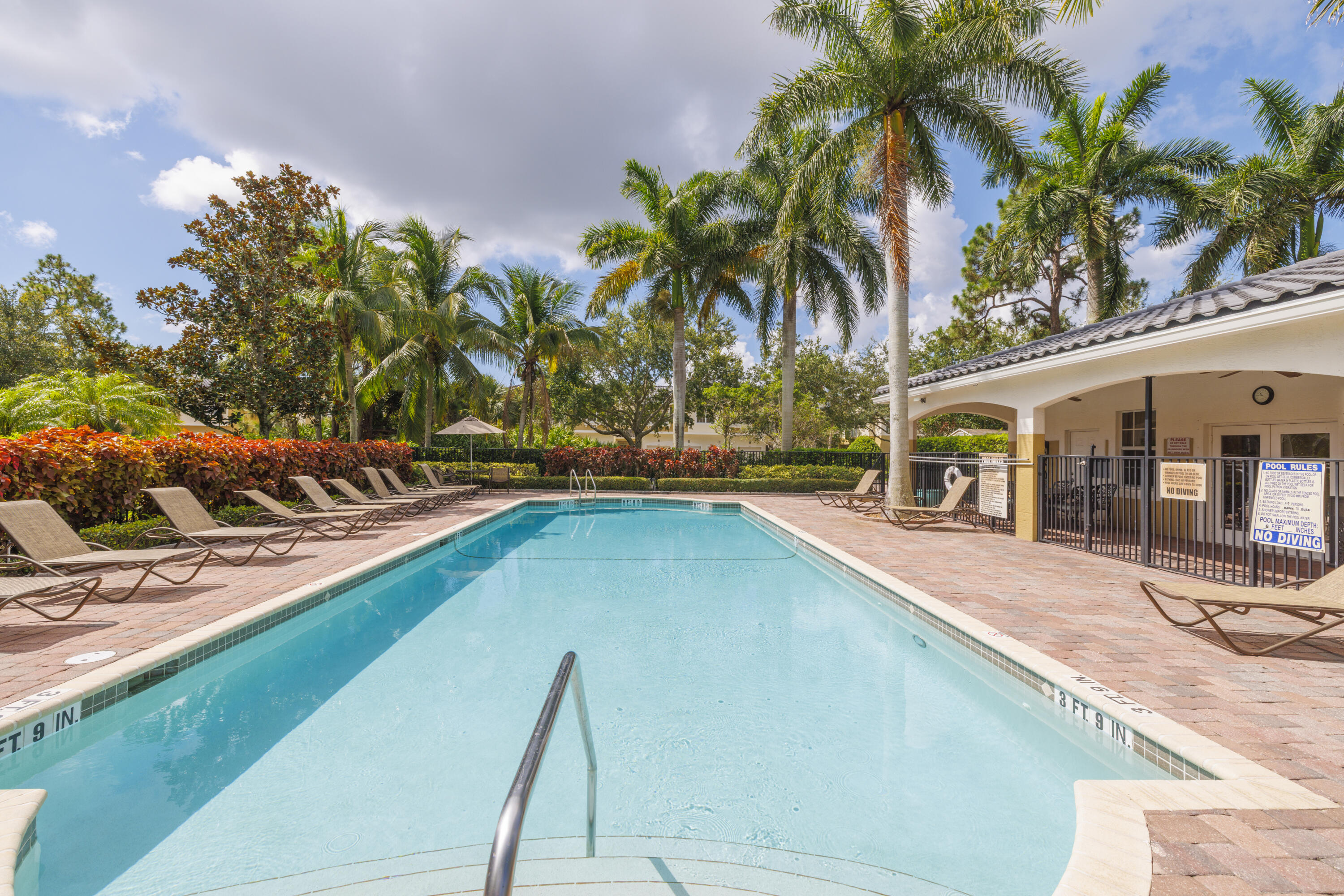3151 Lexington Lakes Drive SE 202