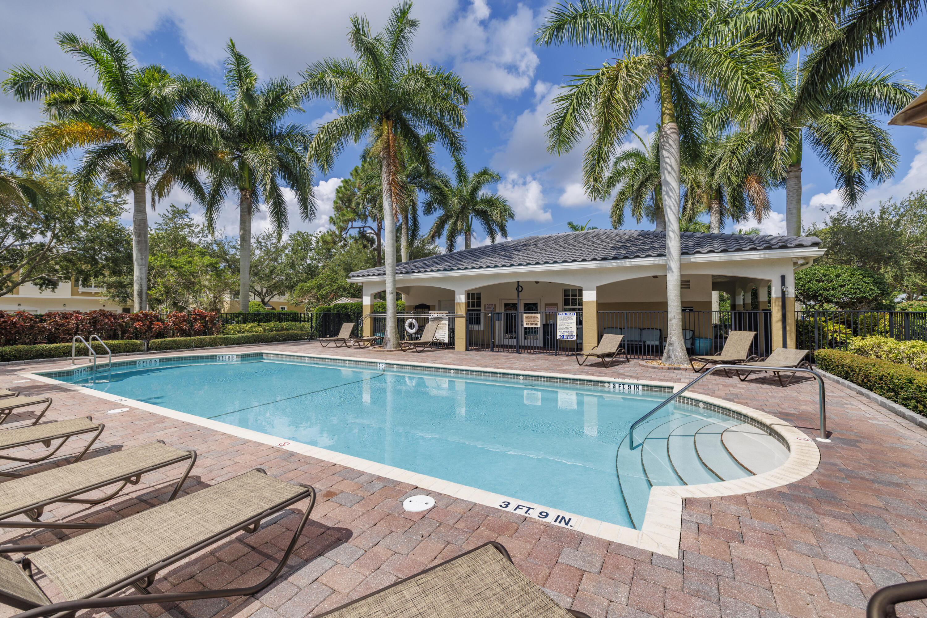 3151 Lexington Lakes Drive SE 202