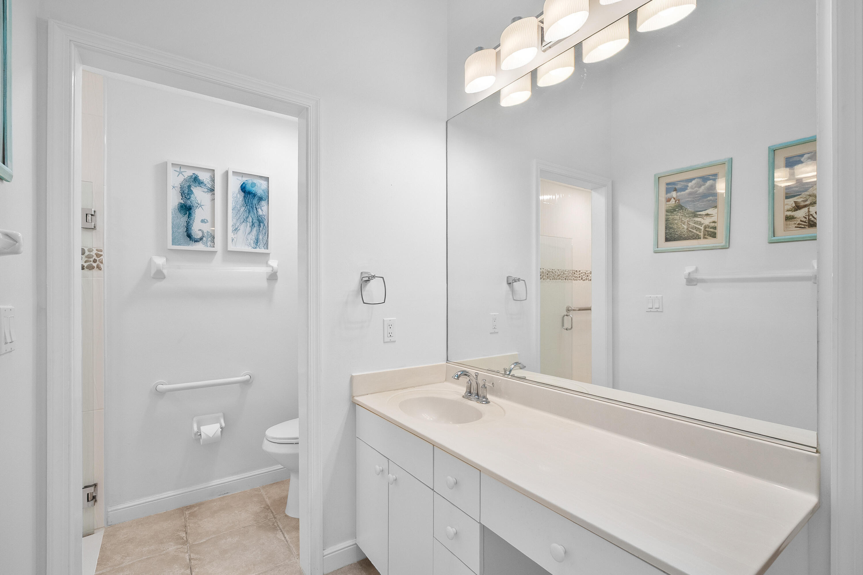 3339 NE Luna Terrace