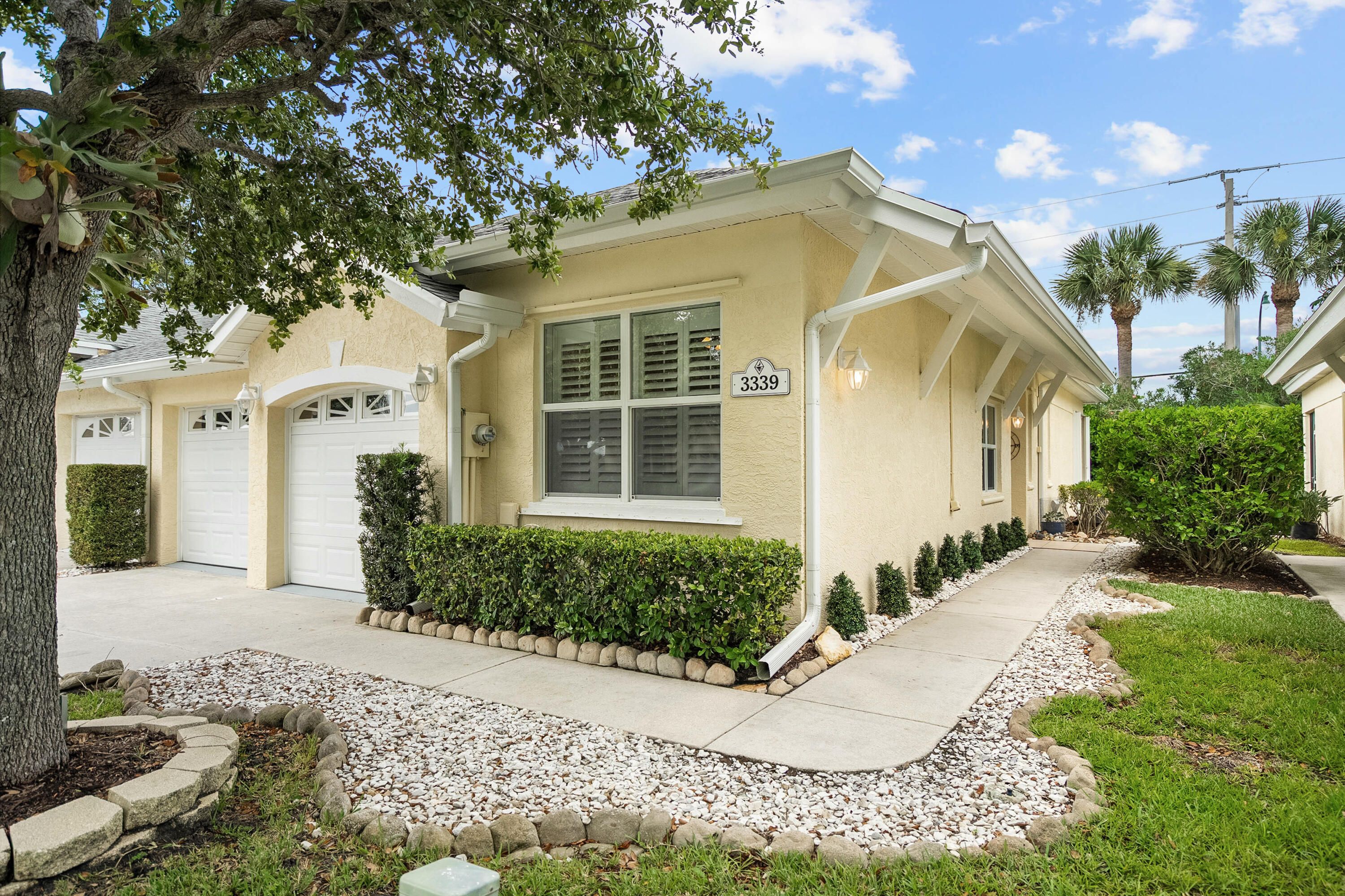 3339 NE Luna Terrace