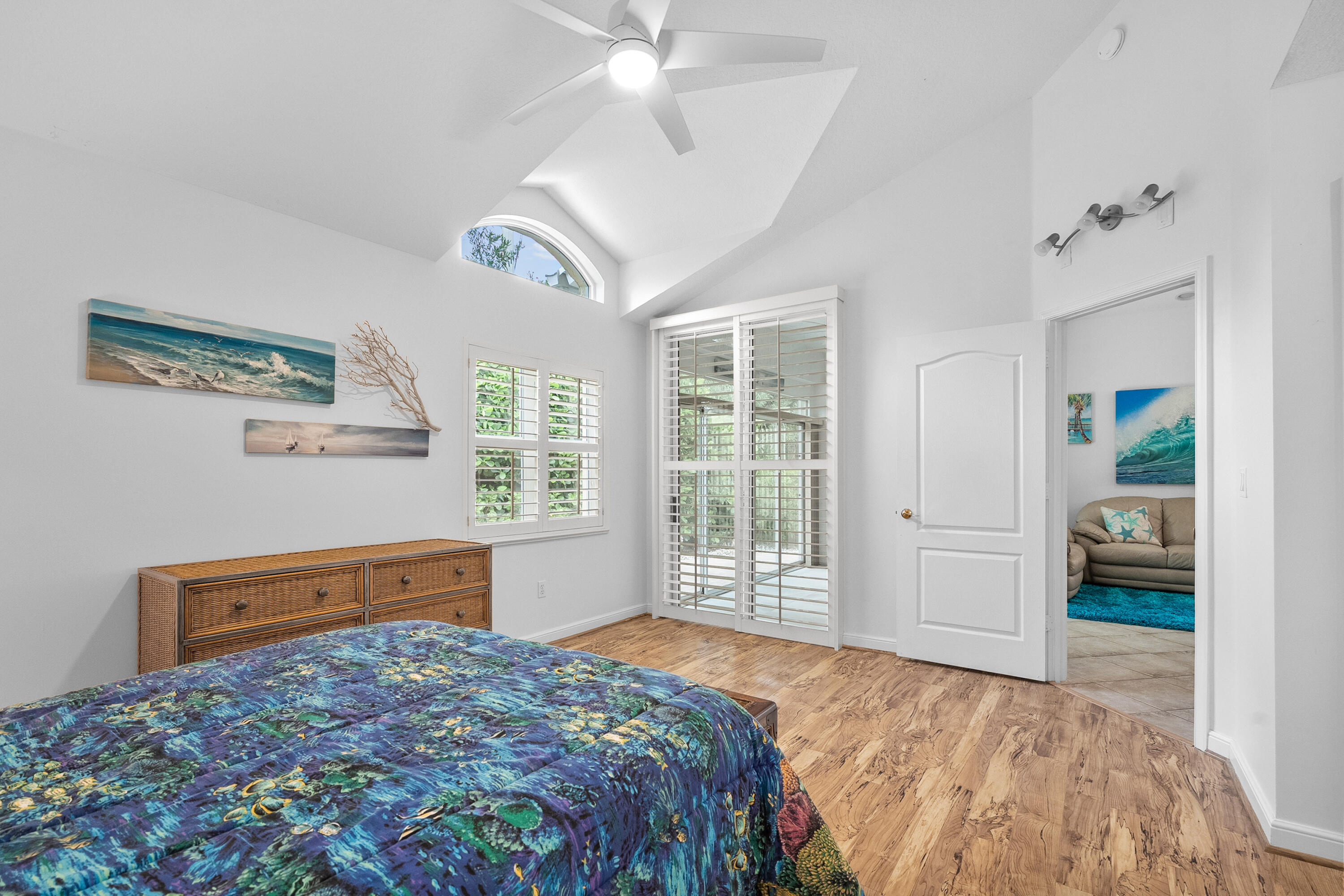 3339 NE Luna Terrace