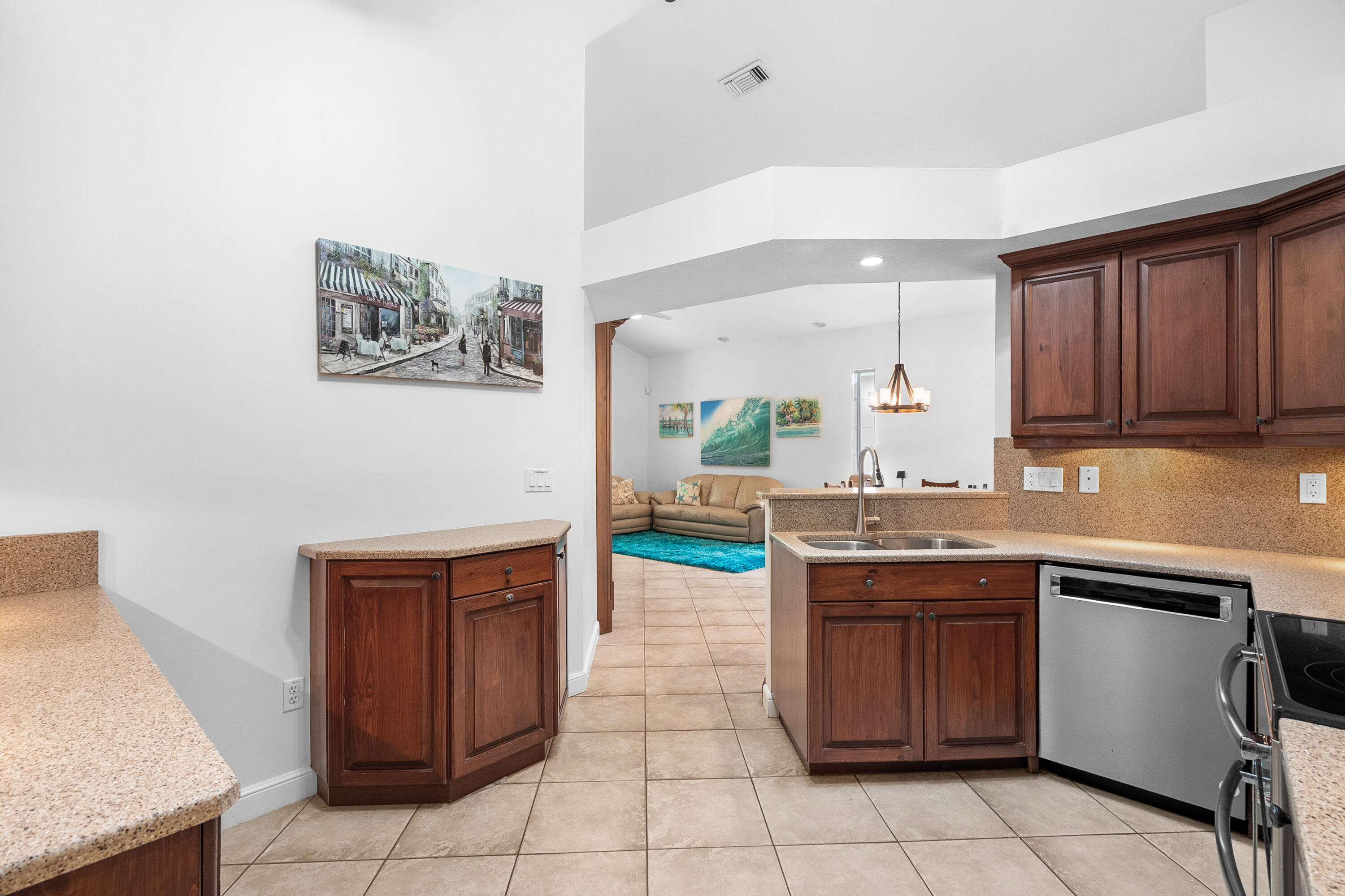 3339 NE Luna Terrace
