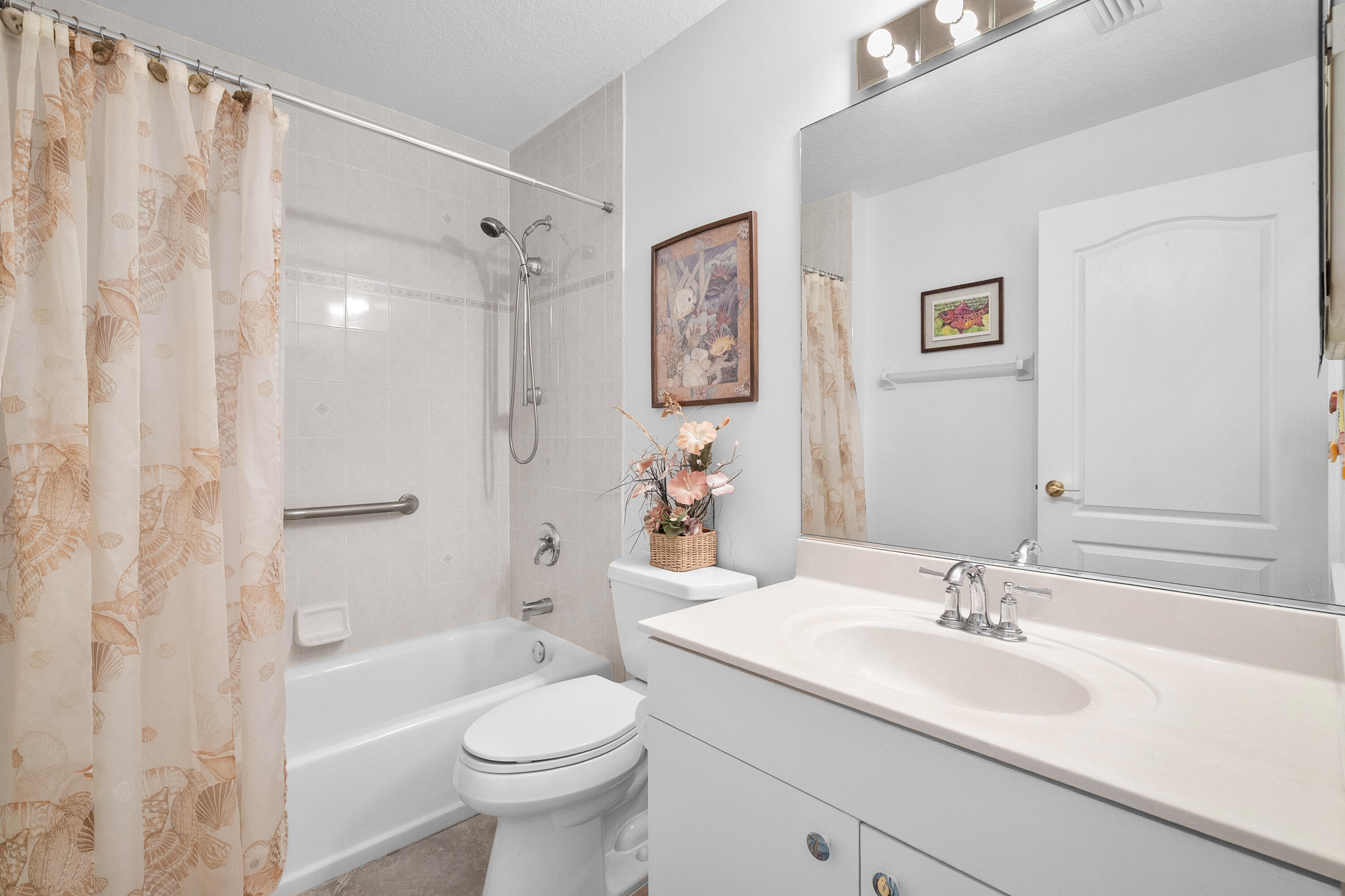3339 NE Luna Terrace