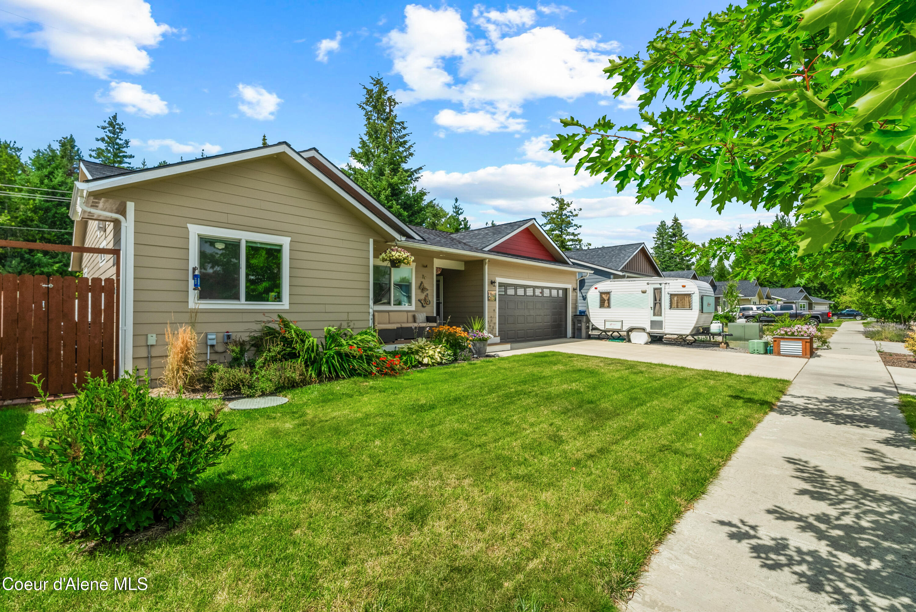 1105 Honeysuckle Ave