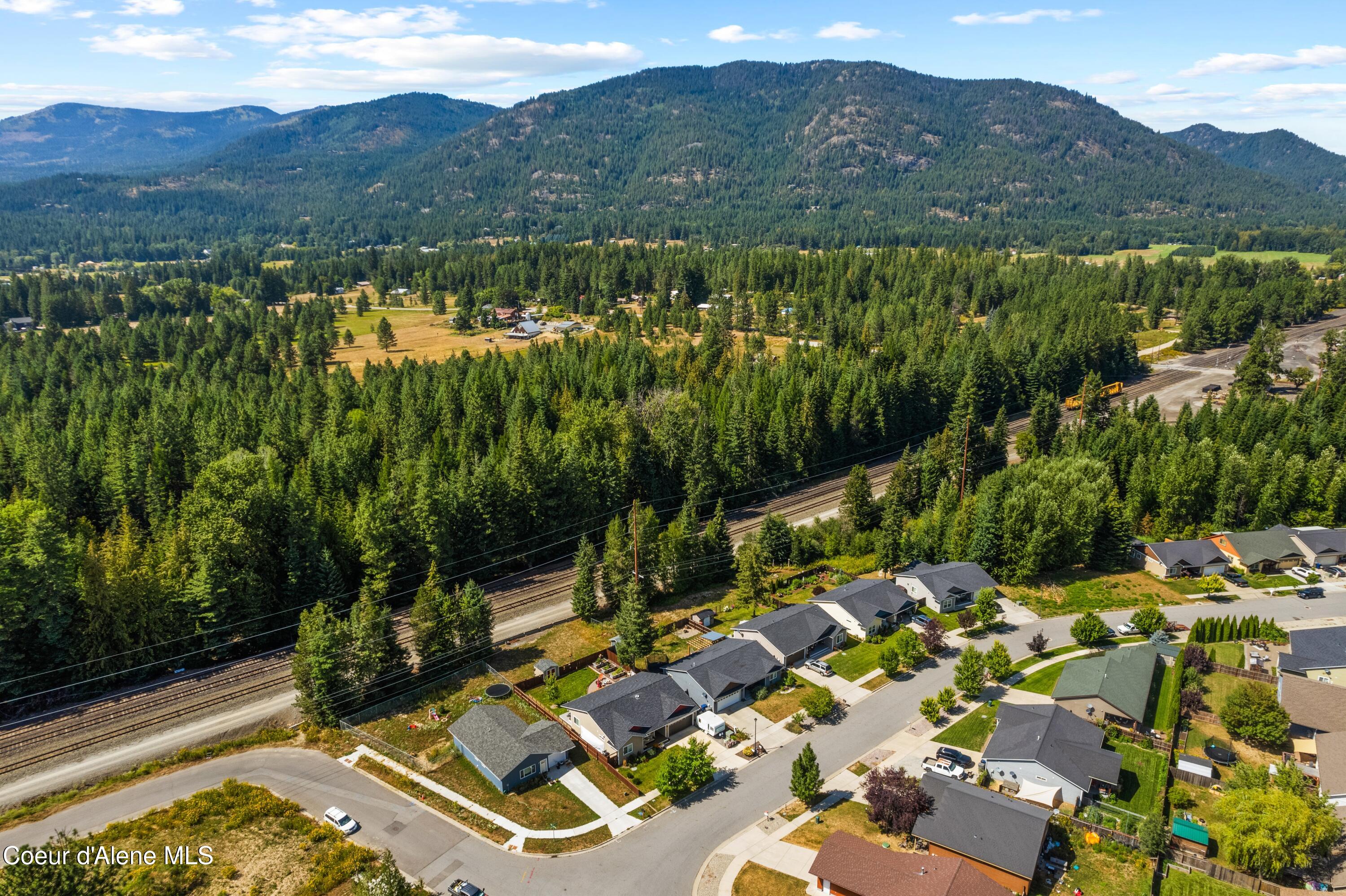 1105 Honeysuckle Ave