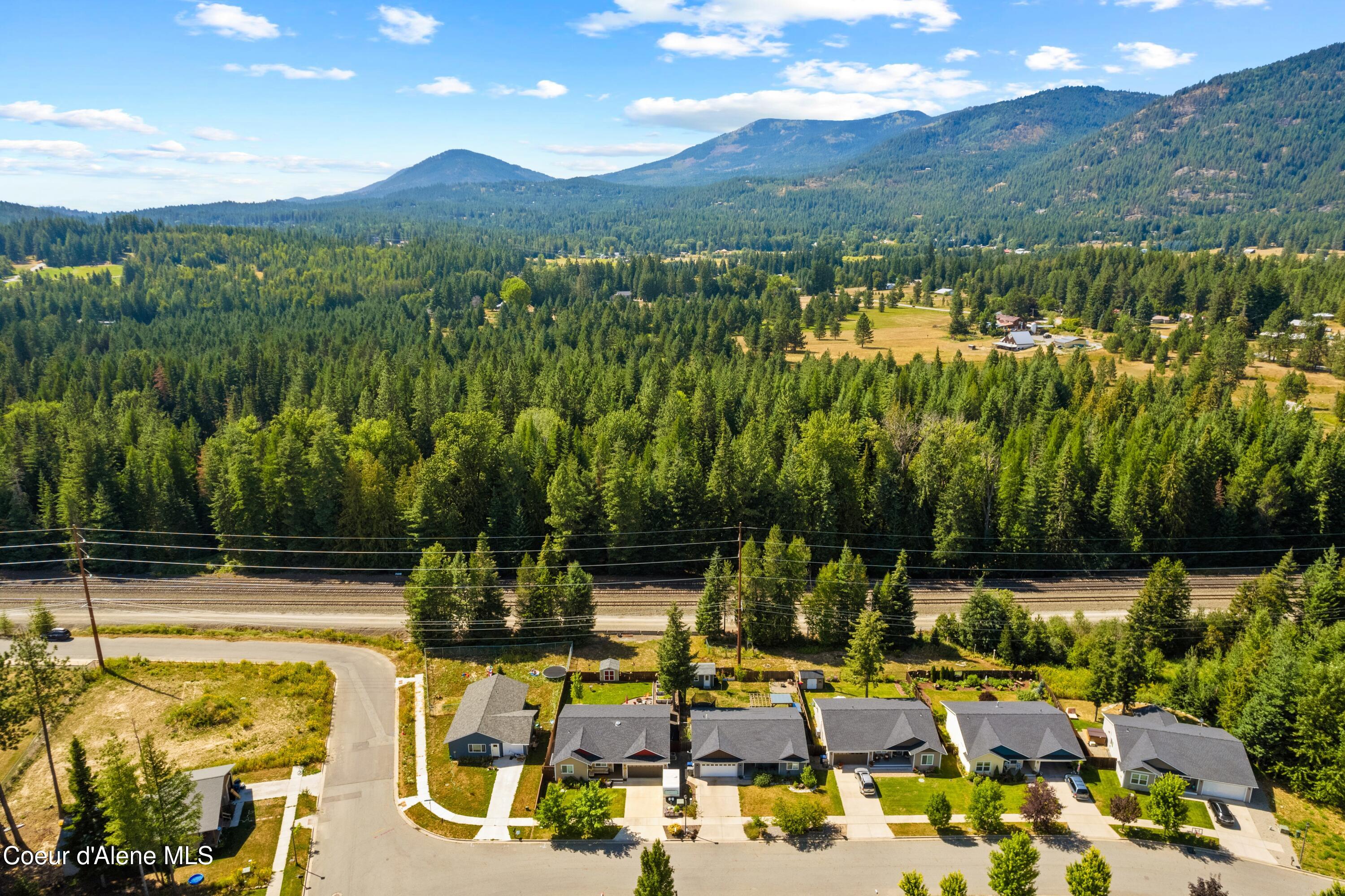 1105 Honeysuckle Ave