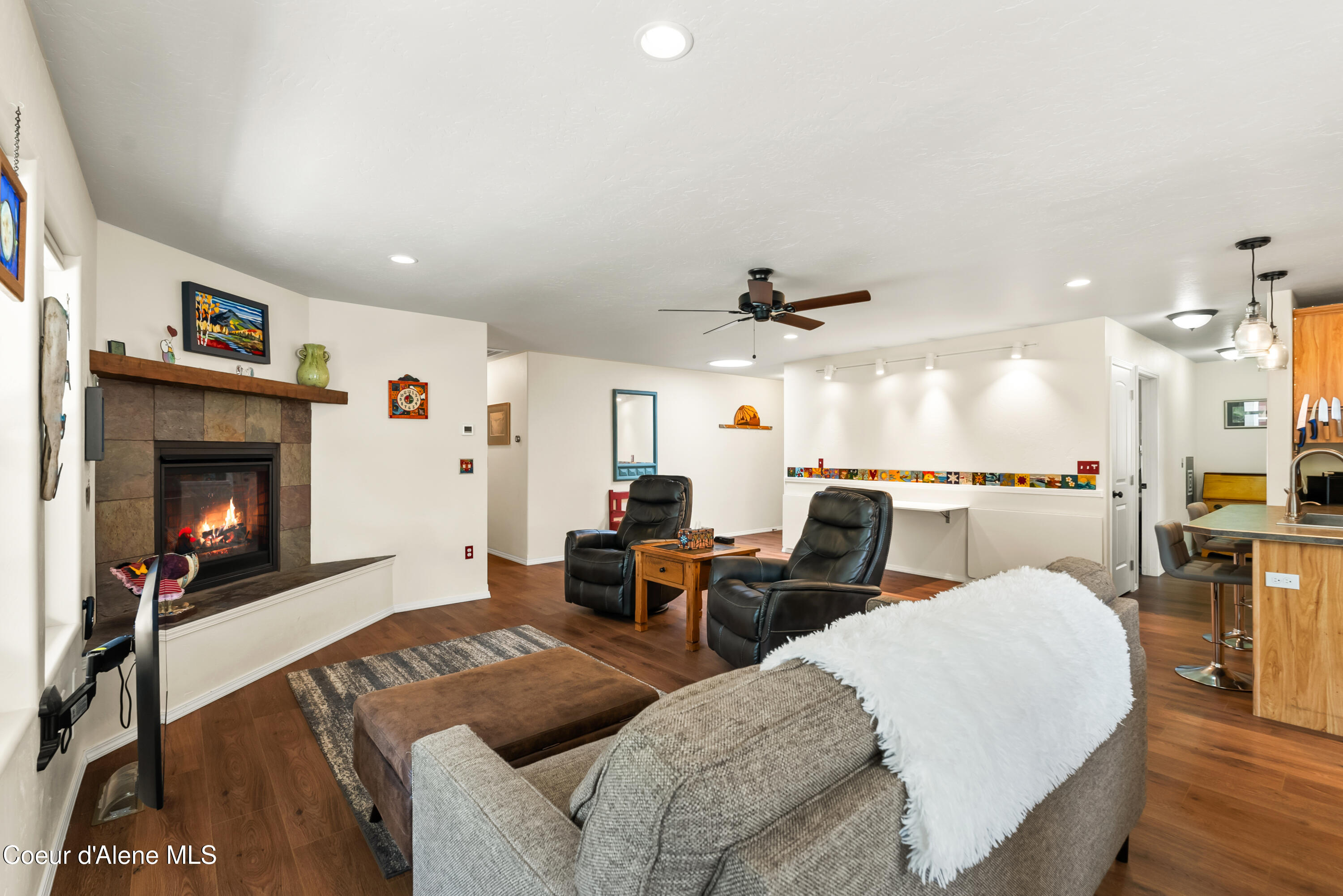 1105 Honeysuckle Ave