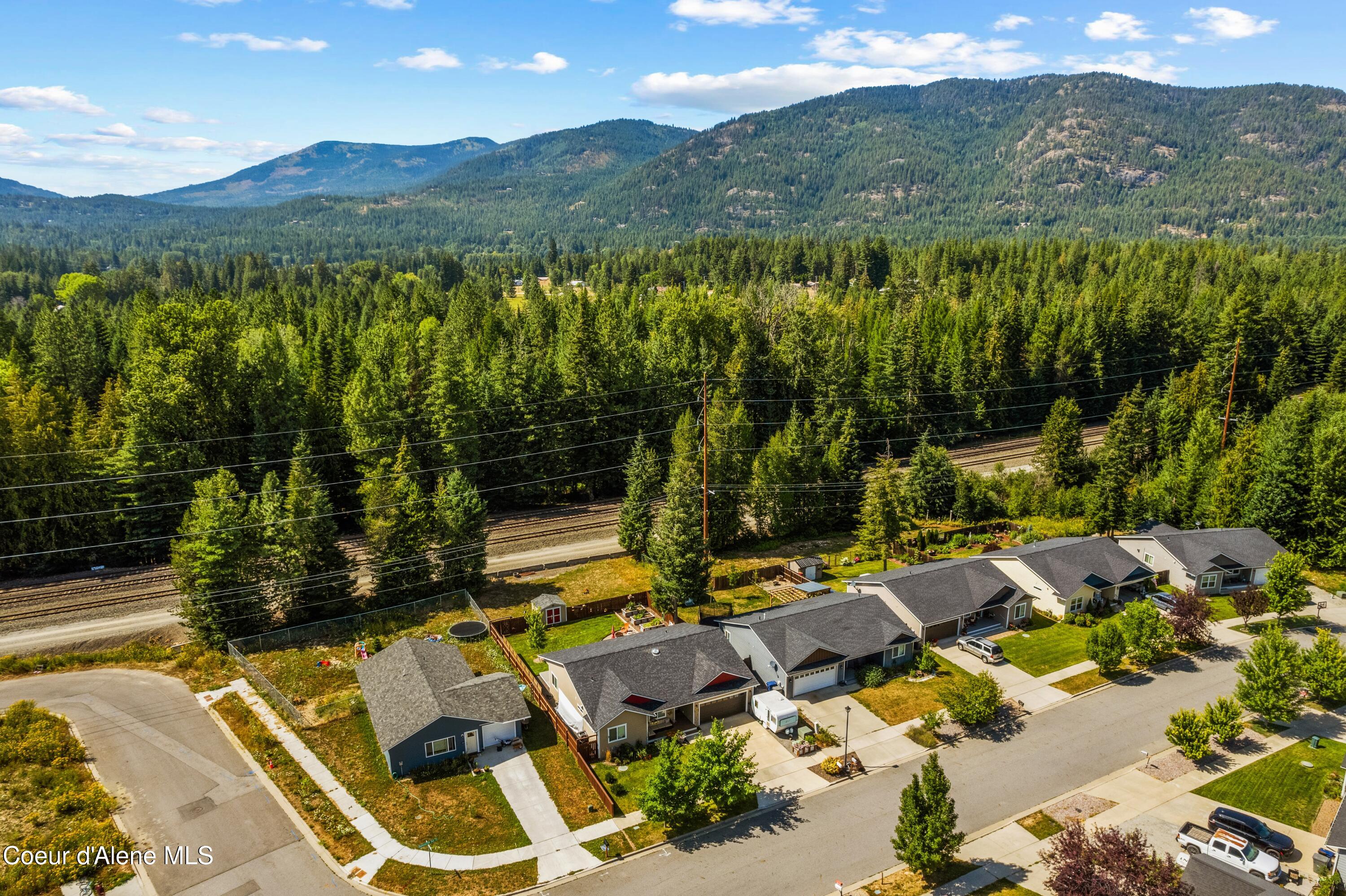 1105 Honeysuckle Ave