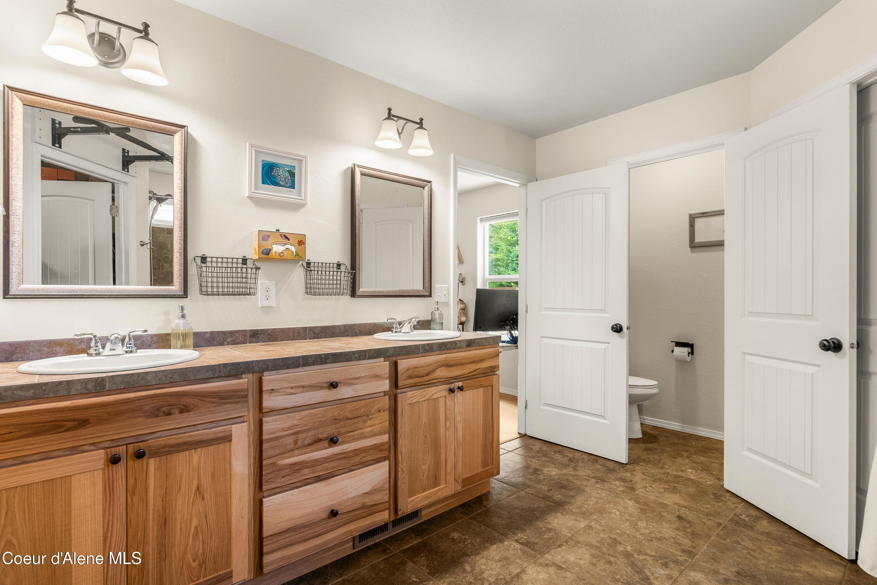 1105 Honeysuckle Ave