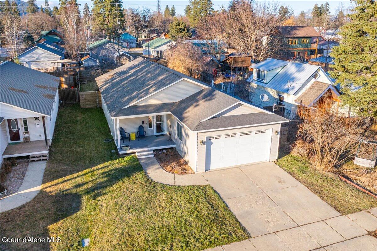 916 W Lake Street