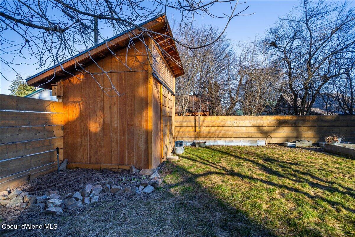 916 W Lake Street