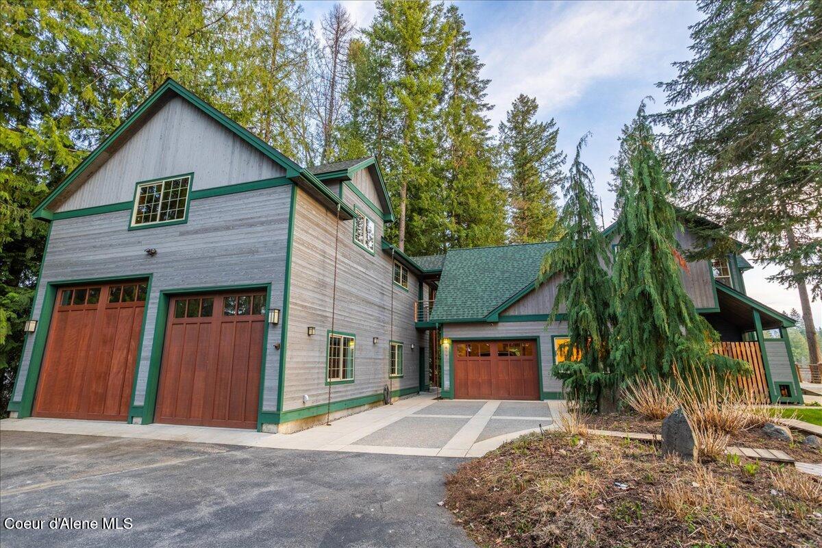 414 Creekside Ln