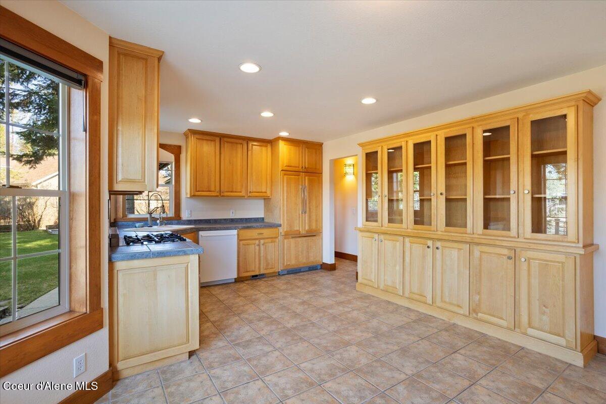 414 Creekside Ln