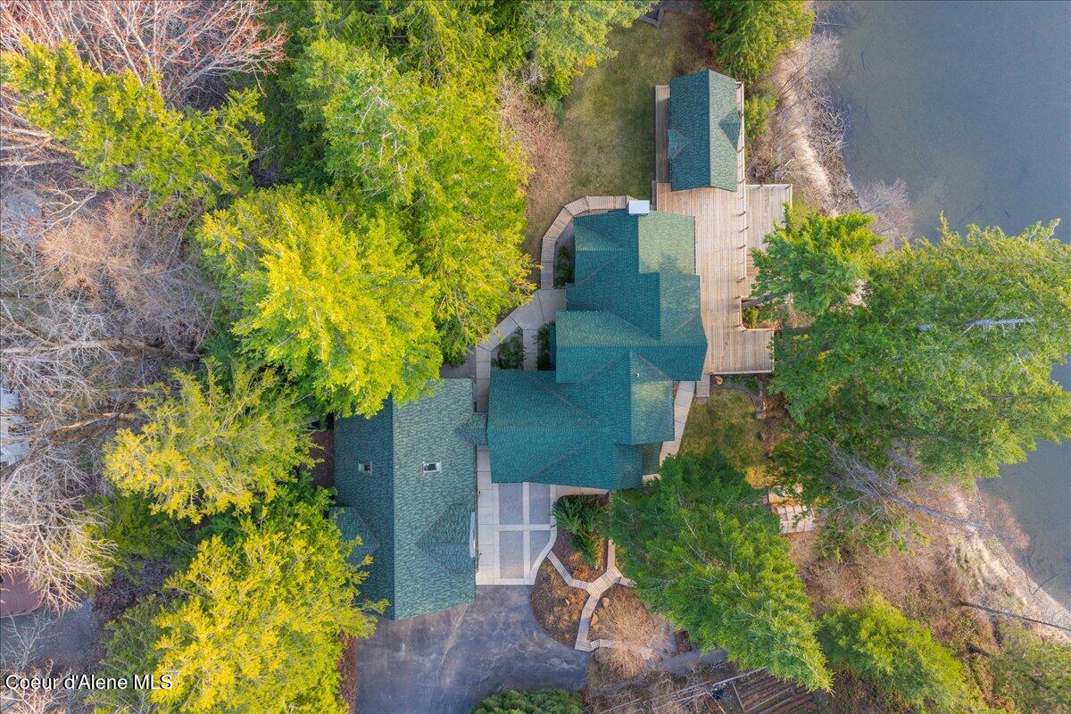 414 Creekside Ln