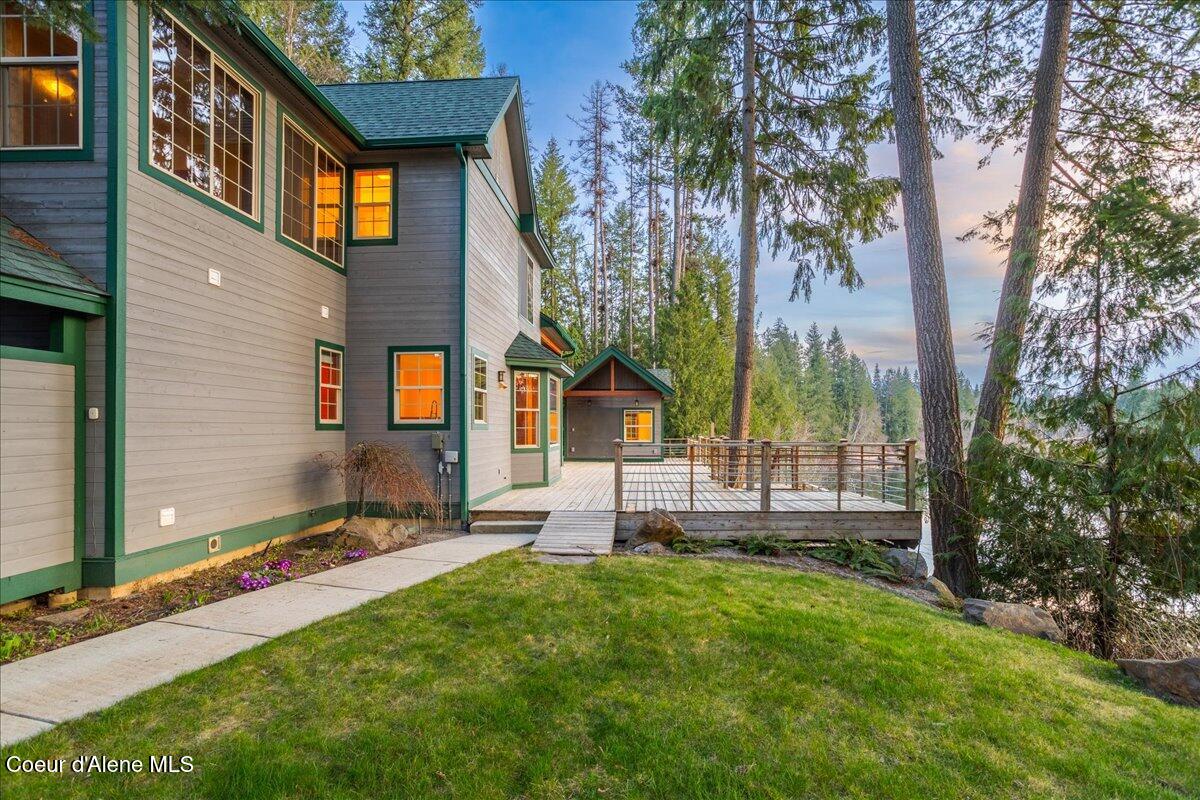 414 Creekside Ln
