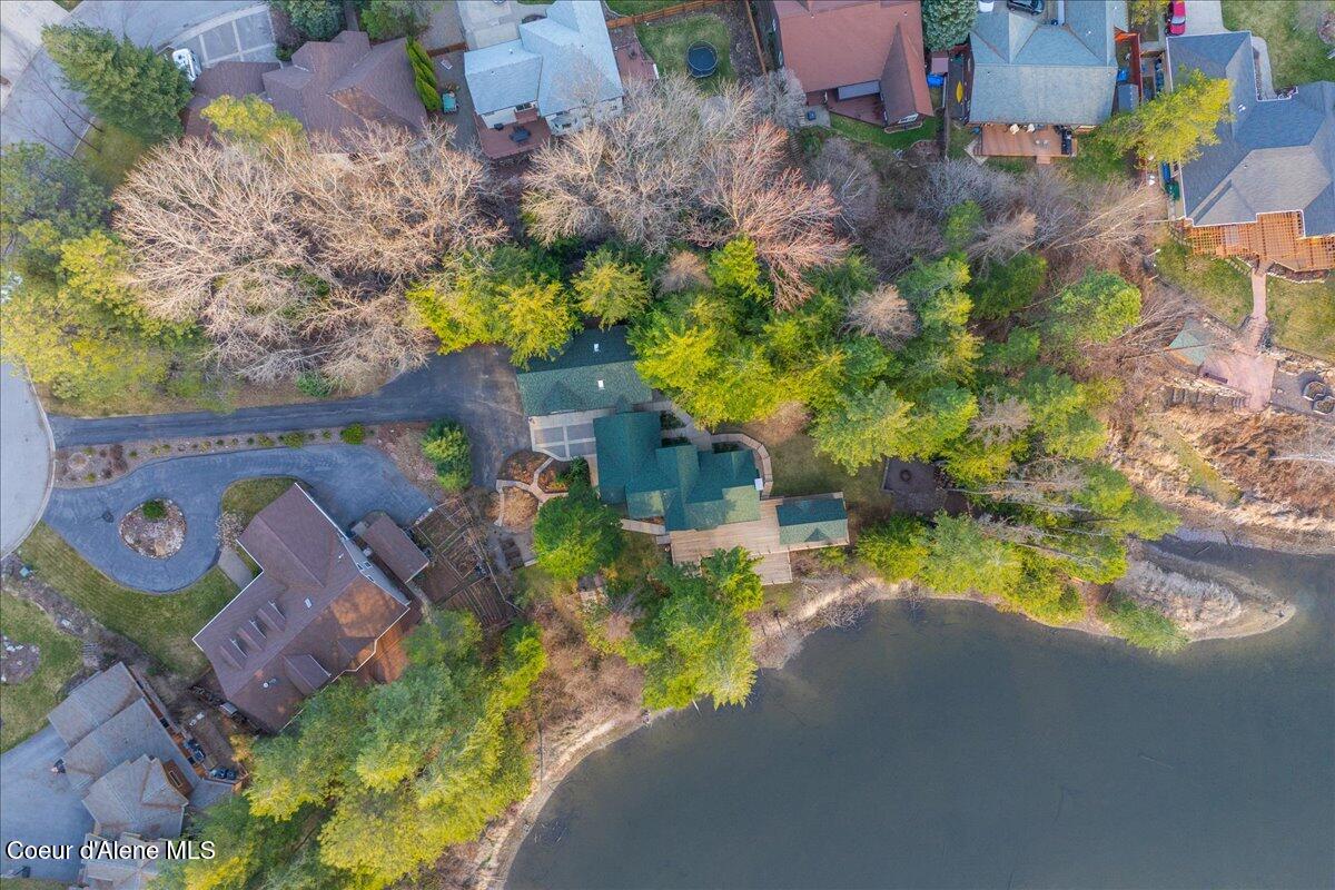 414 Creekside Ln
