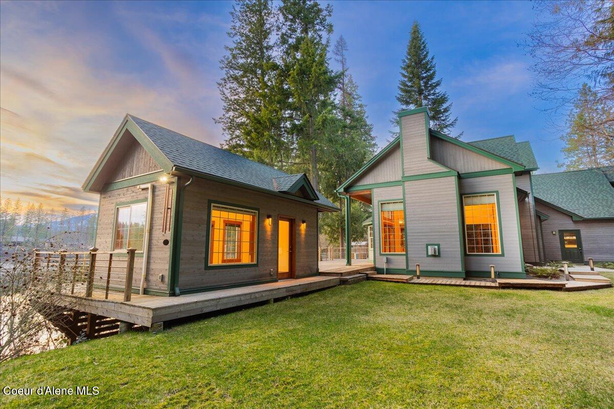 414 Creekside Ln