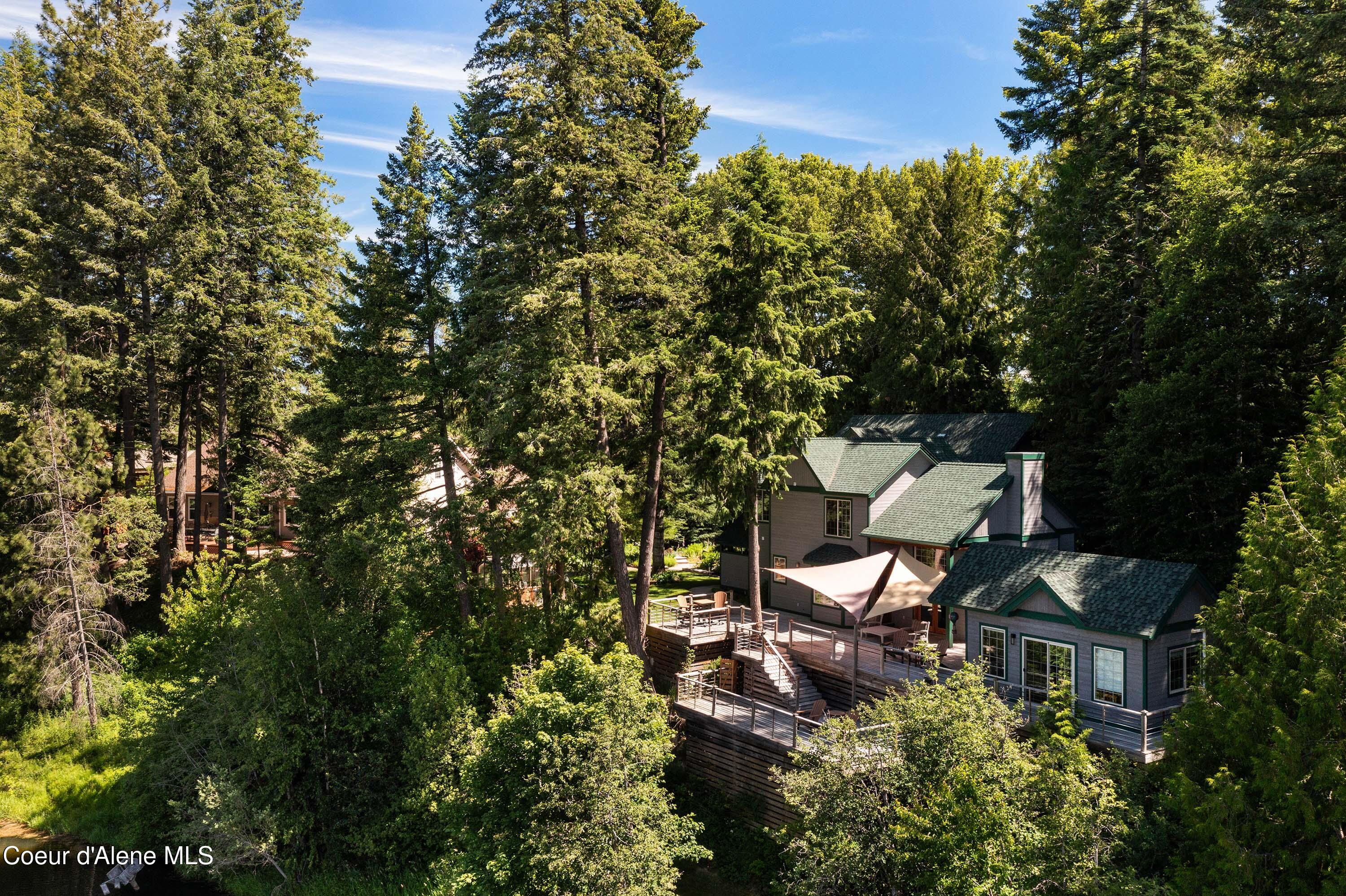 414 Creekside Ln