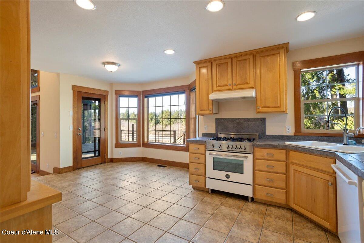 414 Creekside Ln