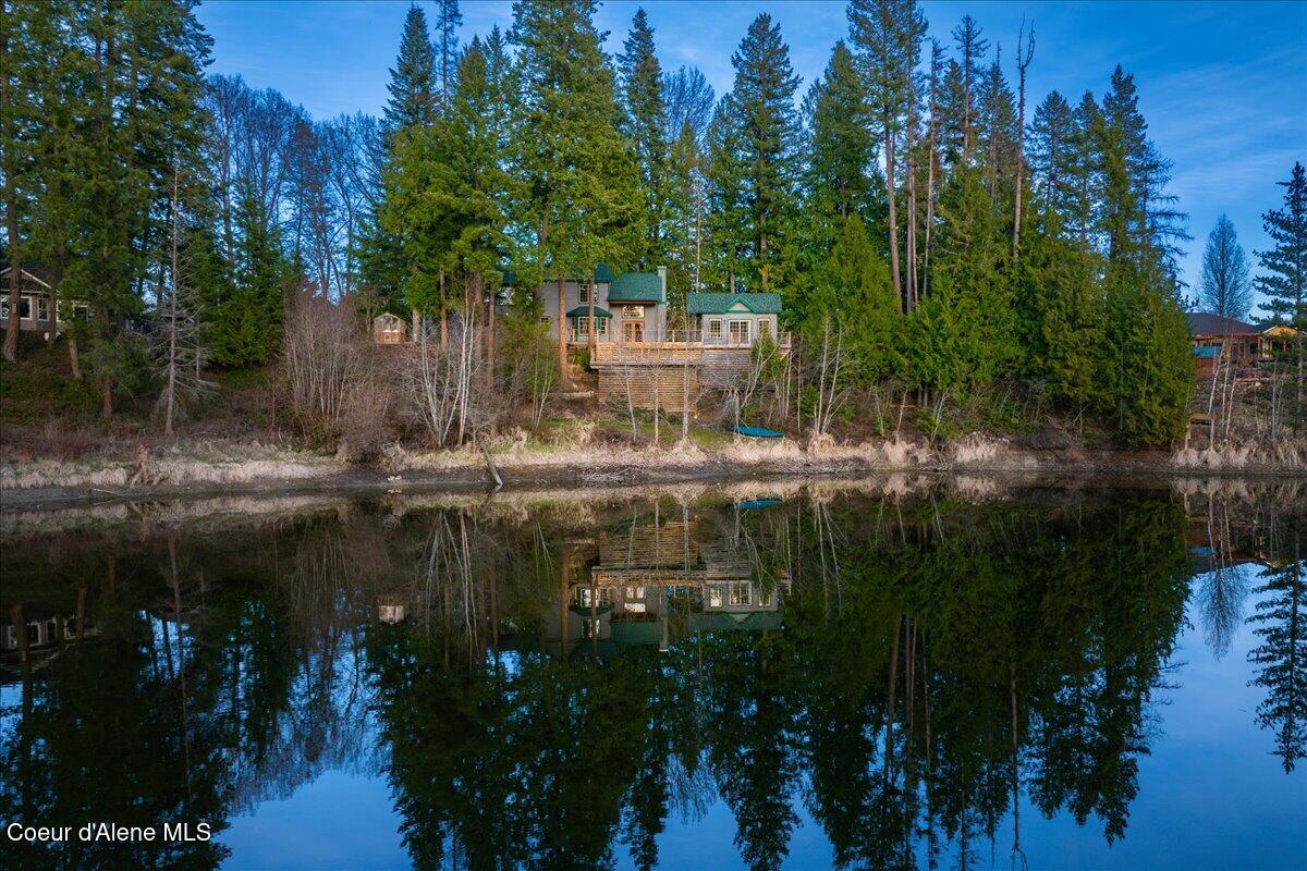 414 Creekside Ln