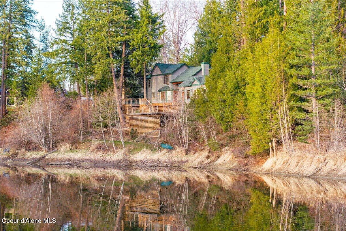 414 Creekside Ln