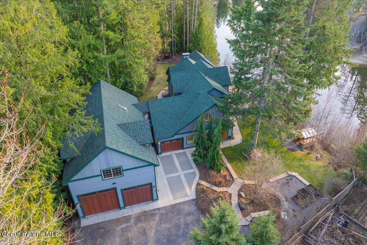 414 Creekside Ln