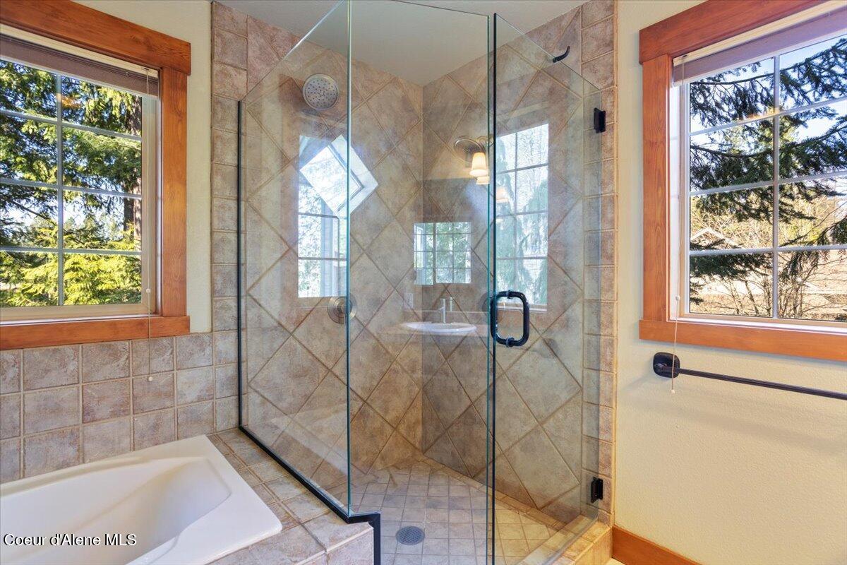 414 Creekside Ln