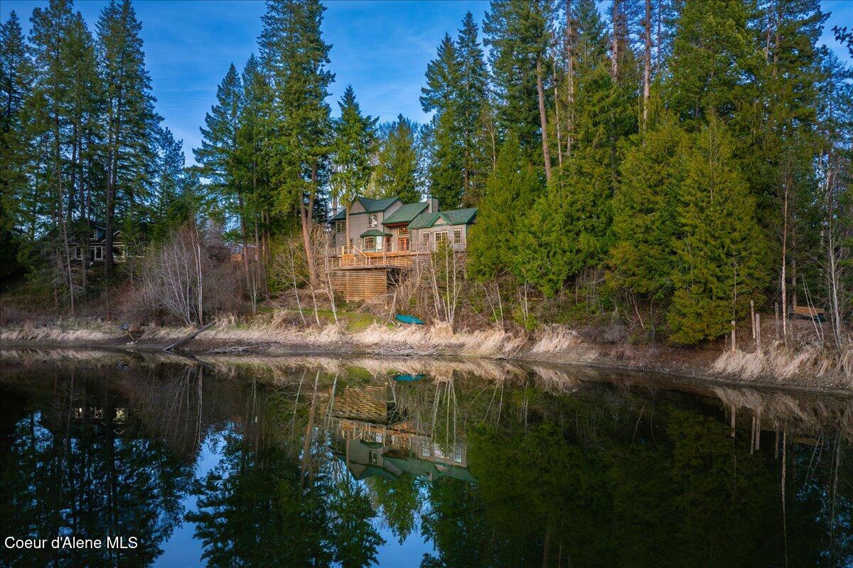 414 Creekside Ln